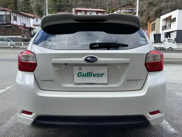 スバル インプレッサ スポーツ 1．6i－S 岐阜県 2015(平27)年 14.5万km クリスタルホワイトP ワンオーナー/4WD/SDナビ/【Bluetooth．CD.DVD.AM/FM．USB】/ハーフレザーシート/純正フロアマット/バックカメラ/ETC/横滑り防止装置/ウィンカーミラー/ドアバイザー/キセノンヘッドライト/フォグライト/スマートキー/積み込みサマータイヤ/保証書/取扱説明書/スペアキー
