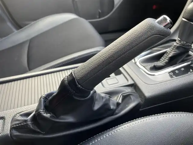 スバル インプレッサ スポーツ 1．6i－S 岐阜県 2015(平27)年 14.5万km クリスタルホワイトP ワンオーナー/4WD/SDナビ/【Bluetooth．CD.DVD.AM/FM．USB】/ハーフレザーシート/純正フロアマット/バックカメラ/ETC/横滑り防止装置/ウィンカーミラー/ドアバイザー/キセノンヘッドライト/フォグライト/スマートキー/積み込みサマータイヤ/保証書/取扱説明書/スペアキー