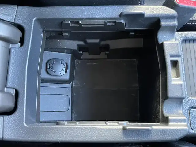 スバル インプレッサ スポーツ 1．6i－S 岐阜県 2015(平27)年 14.5万km クリスタルホワイトP ワンオーナー/4WD/SDナビ/【Bluetooth．CD.DVD.AM/FM．USB】/ハーフレザーシート/純正フロアマット/バックカメラ/ETC/横滑り防止装置/ウィンカーミラー/ドアバイザー/キセノンヘッドライト/フォグライト/スマートキー/積み込みサマータイヤ/保証書/取扱説明書/スペアキー