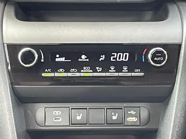 トヨタ ヤリスクロス Z アドベンチャー 岐阜県 2023(令5)年 1.3万km ブラックマイカ 純正ディスプレイオーディオ/AM FM BT TV/バックカメラ/ハーフレザー/前席パワーシート/前席シートヒーター/電動リアゲート/ステアリングヒーター/純正フロアマット/オートライト/エンジンスターター/ウインカーミラー/フォグライト