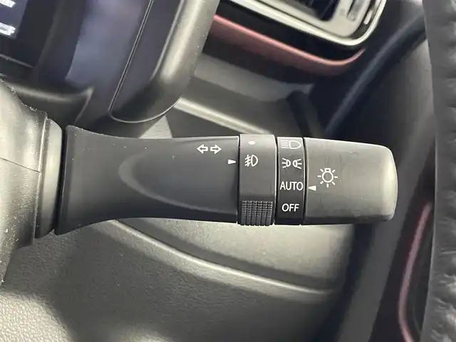 スズキ スペーシア カスタム HYBRID XS ターボ 埼玉県 2024(令6)年 0.9万km ピュアホワイトP 純正９インチディスプレイオーディ　全方位モニター　ＨＵＤ　ビルトインＥＴＣ　セーフティサポート　アダプティブクルーズコントロール　シートヒーター　ＨＤＭＩ　オートハイビーム　ＬＥＤヘッドライト　地デジ