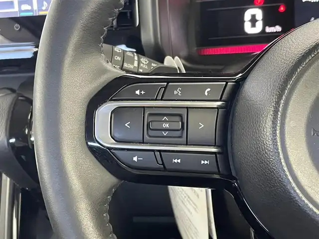 スズキ スペーシア カスタム HYBRID XS ターボ 埼玉県 2024(令6)年 0.9万km ピュアホワイトP 純正９インチディスプレイオーディ　全方位モニター　ＨＵＤ　ビルトインＥＴＣ　セーフティサポート　アダプティブクルーズコントロール　シートヒーター　ＨＤＭＩ　オートハイビーム　ＬＥＤヘッドライト　地デジ