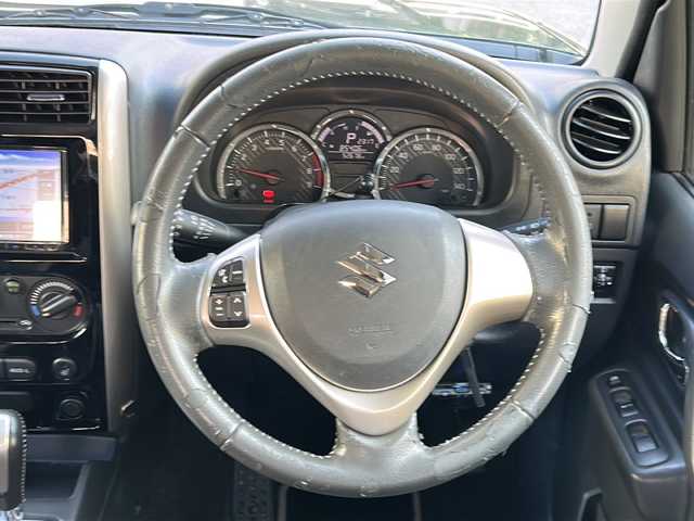 スズキ ジムニー ランドベンチャー 沖縄県 2016(平28)年 5.3万km クールカーキPM 社外ナビ/（ＡＭ／ＦＭ／ＣＤ／ＤＶＤ／ＢＴ）　/フルセグＴＶ　/純正１６インチアルミホイール　/リモコンキー　/ＬＥＤヘッドライト　/ＥＴＣ　/ハーフレザーシート　/シートヒーター　/純正フロアマット　/横滑り防止装置