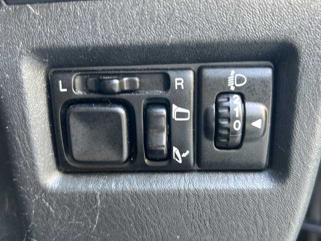 スズキ ジムニー ランドベンチャー 沖縄県 2016(平28)年 5.3万km クールカーキPM 社外ナビ/（ＡＭ／ＦＭ／ＣＤ／ＤＶＤ／ＢＴ）　/フルセグＴＶ　/純正１６インチアルミホイール　/リモコンキー　/ＬＥＤヘッドライト　/ＥＴＣ　/ハーフレザーシート　/シートヒーター　/純正フロアマット　/横滑り防止装置