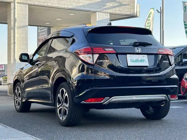 ホンダ ヴェゼル ハイブリッド Z 岡山県 2015(平27)年 4.6万km クリスタルブラックパール 登録時走行距離45112km/純正SDナビ(CD&DVD&USB&BT)/バックカメラ/ETC/フルセグTV/プッシュスタート/スマートキー/クルーズコントロール/衝突軽減システム/保証書/取扱説明書