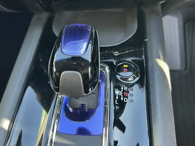 ホンダ ヴェゼル ハイブリッド Z 岡山県 2015(平27)年 4.6万km クリスタルブラックパール 登録時走行距離45112km/純正SDナビ(CD&DVD&USB&BT)/バックカメラ/ETC/フルセグTV/プッシュスタート/スマートキー/クルーズコントロール/衝突軽減システム/保証書/取扱説明書