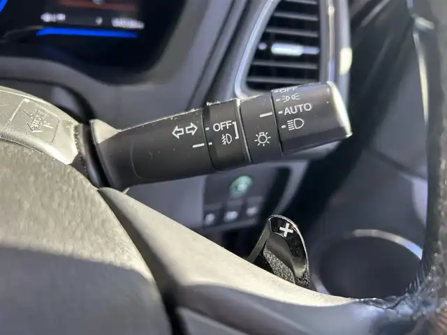 ホンダ ヴェゼル ハイブリッド Z 岡山県 2015(平27)年 4.6万km クリスタルブラックパール 登録時走行距離45112km/純正SDナビ(CD&DVD&USB&BT)/バックカメラ/ETC/フルセグTV/プッシュスタート/スマートキー/クルーズコントロール/衝突軽減システム/保証書/取扱説明書