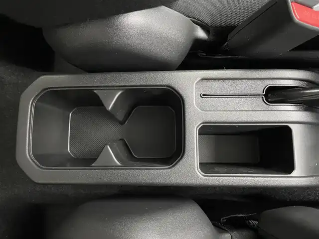 スズキ ジムニー XC 愛知県 2025(令7)年 0.1万km未満 ミディアムグレー 届出済未使用車　シートヒーター　クルーズコントロール　スズキセーフティサポート　衝突軽減装置　ＬＥＤヘッドライト　オートライト　フォグランプ　車線逸脱警報　背面タイヤ　リヤパーキングセンサー　禁煙車