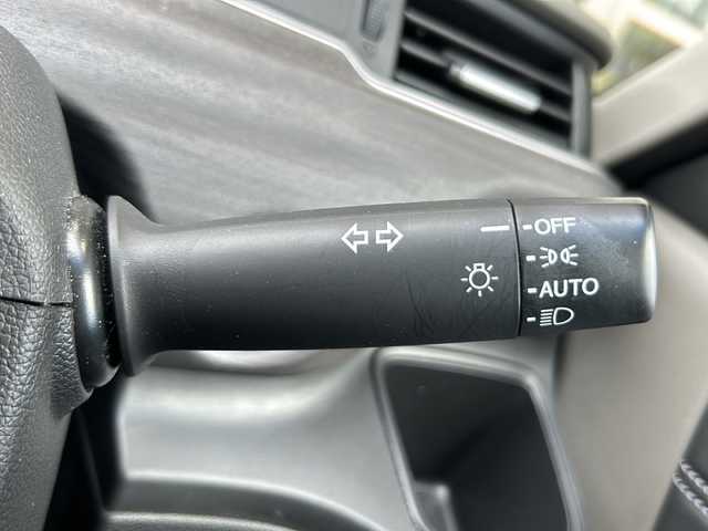 ホンダ フリード G ホンダセンシング 静岡県 2018(平30)年 1.8万km コバルトブルーパール 純正9インチナビ/・CD/DVD/・FM/AM/・フルセグTV/・Music Rack/・SD/・Bluetooth/ホンダセンシング/●衝突軽減ブレーキ〈CMBS〉/●誤発進抑制機能/●ACC〈アダプティブ・クルーズ・コントロール〉/●LKAS〈車線維持支援システム〉/●歩行者事故低減ステアリング/●路外逸脱抑制機能/●先行車発進お知らせ機能/●標識認識機能/主要装備/・両側パワースライドドア　/・レーダークルコン/・ＥＴＣ/・ＬＥＤヘッドライト/・ハーフレザーシート/・レーンキープ/・横滑り防止装置/・純正１５インチアルミ/・本革巻ステアリング/・アイドリングストップ