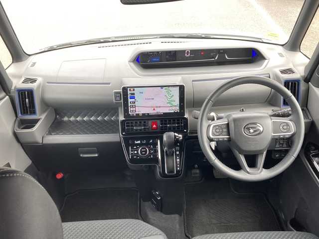 ダイハツ タント カスタム RS 佐賀県 2019(令1)年 2.8万km シャイニングホワイトパール 純正9インチナビ/パノラマミックビューモニター/バックカメラ/プリクラッシュセーフティ/レーンディパーチャーアラート/オートハイビーム/アダプティブクルーズコントロール/コーナーセンサー/両側パワースライドドア/ビルトインETC/運転席ロングスライドシート/ステアリングリモコン/レザーステアリング/アイドリングストップ/プッシュスタート/スマートキー/LEDヘッドライト/フォグライト/純正アルミホイール