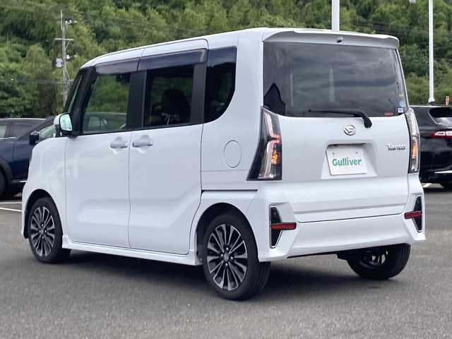 ダイハツ タント カスタム RS 佐賀県 2019(令1)年 2.8万km シャイニングホワイトパール 純正9インチナビ/パノラマミックビューモニター/バックカメラ/プリクラッシュセーフティ/レーンディパーチャーアラート/オートハイビーム/アダプティブクルーズコントロール/コーナーセンサー/両側パワースライドドア/ビルトインETC/運転席ロングスライドシート/ステアリングリモコン/レザーステアリング/アイドリングストップ/プッシュスタート/スマートキー/LEDヘッドライト/フォグライト/純正アルミホイール