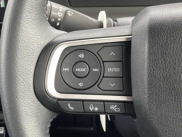 ダイハツ タント カスタム RS 佐賀県 2019(令1)年 2.8万km シャイニングホワイトパール 純正9インチナビ/パノラマミックビューモニター/バックカメラ/プリクラッシュセーフティ/レーンディパーチャーアラート/オートハイビーム/アダプティブクルーズコントロール/コーナーセンサー/両側パワースライドドア/ビルトインETC/運転席ロングスライドシート/ステアリングリモコン/レザーステアリング/アイドリングストップ/プッシュスタート/スマートキー/LEDヘッドライト/フォグライト/純正アルミホイール