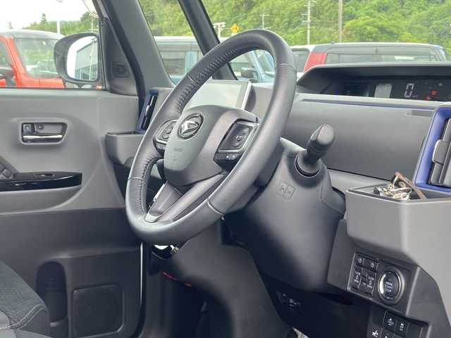 ダイハツ タント カスタム RS 佐賀県 2019(令1)年 2.8万km シャイニングホワイトパール 純正9インチナビ/パノラマミックビューモニター/バックカメラ/プリクラッシュセーフティ/レーンディパーチャーアラート/オートハイビーム/アダプティブクルーズコントロール/コーナーセンサー/両側パワースライドドア/ビルトインETC/運転席ロングスライドシート/ステアリングリモコン/レザーステアリング/アイドリングストップ/プッシュスタート/スマートキー/LEDヘッドライト/フォグライト/純正アルミホイール