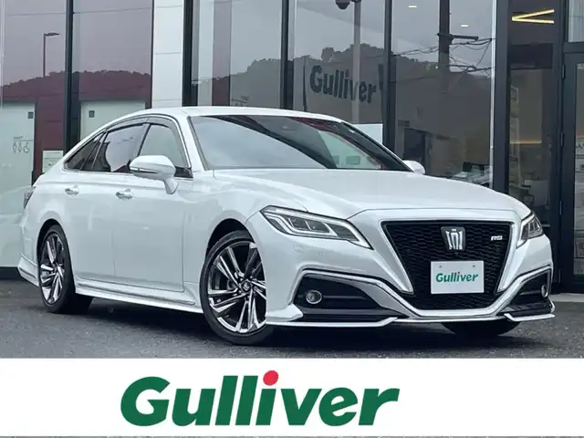 トヨタ クラウン ハイブリッド RS アドバンス 大阪府 2021(令3)年 1.6万km プレシャスホワイトパール ワンオーナー/12.3型ナビ（DVD/CD/BT）/フルセグTV/全周囲カメラ/デジタルインナーミラー/ETC２．０/スマートキー/ステアリングスイッチ/レーンキープアシスト/レーダークルーズコントロール/衝突被害軽減システム/パドルシフト/ブラインドスポットモニター/ヘッドアップディスプレイ/シーケンシャルウィンカー/電動チルト&テレスコピックステアリング/オートエアコン/オートライト/オートハイビーム/オートワイパー/オートホールド/電子パーキング/前席パワーシート/前席シートヒーター/前席シートクーラー/ステアリングヒーター/前後コーナーセンサー/３点エアバック/純正フロアマット/純正アルミホイール/保証書、取説