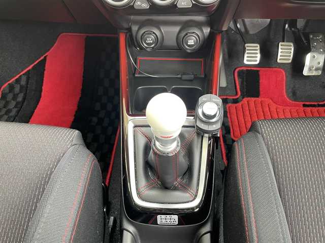 スズキ スイフト スポーツ セーフティPKG 東京都 2019(令1)年 2.8万km チャンピオンイエロー SWKリアウイング/ロッソモデロマフラー/ワンオーナー/社外メモリーナビ/　フルセグTV/DVD/CD/Bluetooth/バックカメラ/デュアルセンサーブレーキサポート/車線逸脱警報/アダプティブクルーズコントロール/ミラー型ドライブレコーダー/LEDヘッドライト/フォグランプ/オートライト/ビルトインETC/シートヒーター/ステアリングスイッチ/プッシュスタート/スマートキー/電動格納ミラー/ウインカーミラー/横すべり防止/フロアマット/ドアバイザー/保証書/取扱説明書