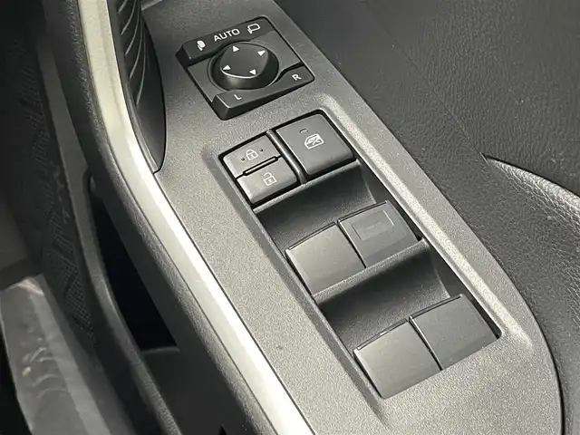 トヨタ ＲＡＶ４ ハイブリットX 茨城県 2021(令3)年 2.2万km アティチュードブラックマイカ 純正DA/ナビキット/バックカメラ/フルセグ/衝突被害軽減ブレーキ/車線逸脱抑制装置/レーダークルーズコントロール/オートマチックハイビーム/クリアランスソナー/BSM/ETC/ドラレコ/純正17インチAW/LEDヘッドライト/スマートキー