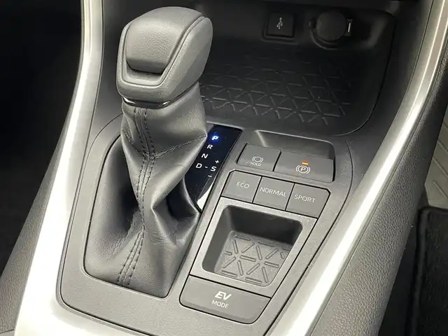 トヨタ ＲＡＶ４ ハイブリットX 茨城県 2021(令3)年 2.2万km アティチュードブラックマイカ 純正DA/ナビキット/バックカメラ/フルセグ/衝突被害軽減ブレーキ/車線逸脱抑制装置/レーダークルーズコントロール/オートマチックハイビーム/クリアランスソナー/BSM/ETC/ドラレコ/純正17インチAW/LEDヘッドライト/スマートキー