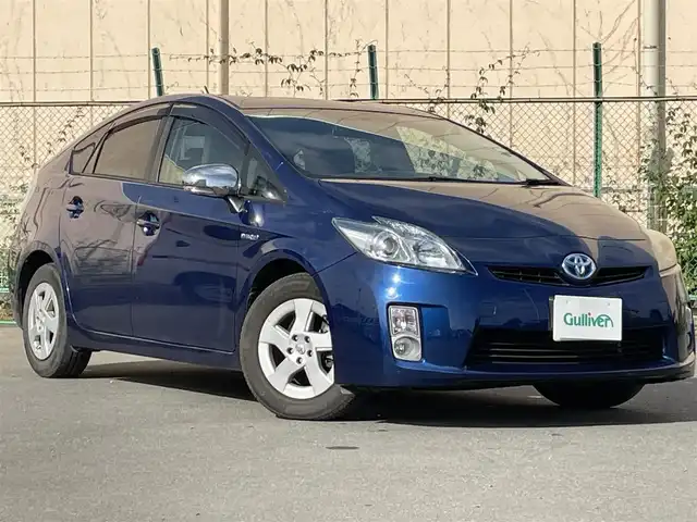 トヨタ プリウス S 東京都 2011(平23)年 6.4万km ダークブルーマイカ アルパインSDナビ 〔VIE-X066〕/＜フルセグ/AMFM/CD/DVD/SD＞/バックカメラ/ミラー型ドライブレコーダー/ETC/オートライト/横滑り防止装置/盗難防止装置/ABS/スマートキー/プッシュスタート/SRSエアバッグ（運転席/助手席/カーテン）/純正フロアマット