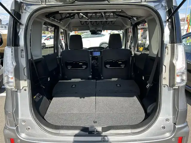 スズキ ソリオ バンディット HV MV 宮城県 2021(令3)年 4.5万km プレミアムシルバーメタリック パワースライドドア（運転席側）/全方位モニター用カメラパッケージ/・フロント/サイド/バックカメラ/・ステアリングスイッチ/・USBソケット/＝＝＝/セーフティサポート/・デュアルカメラブレーキサポート/・後退時ブレーキサポート/・誤発進抑制機能/・後方誤発進抑制機能/・車線逸脱警報機能/・ふらつき警報機能/・先行車発進お知らせ機能/・ハイビームアシスト/・アダプティブクルーズコントロール/リアパーキングセンサー/純正8インチナビ（CN-RZ865）/・CD/DVD/・Bluetooth/・フルセグTV/ビルトインETC/両側パワースライドドア/運転席シートヒーター/革巻きステアリング/パドルシフト/LEDヘッドランプ/フォグランプ/オートライト/スマートキー＆プッシュスタート/電動格納ミラー/純正15インチアルミホイール/純正フロアマット/純正ドアバイザー/W/サイド/カーテンエアバッグ