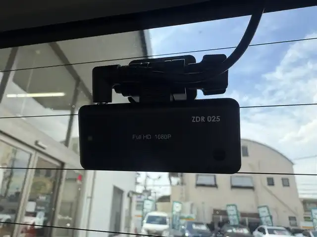 トヨタ ルーミー カスタムG－T 愛知県 2020(令2)年 4.4万km パールホワイトⅢ /禁煙//純正メモリナビ//バックカメラ//AM/FM/CD/DVD/SD/BT/フルセグTV//テレビキャンセラー//両側パワースライドドア//ETC//スマートアシスト//衝突警報機能//衝突回避支援ブレーキ//先行車発進お知らせ//標識認識機能//車線逸脱警報//ACC//VSC//コーナーセンサー//誤発進抑制機能//電格オートリトラクタブルミラー//LEDウィンカー付き//前後ドライブレコーダー//本革巻きステアリング//LEDオートライト//12V・USB電源//ロールサンシェード//ステアリングスイッチ//プッシュスタート//サイドビューランプ//純正フロアマット//純正ドアバイザー//保証書//取扱説明書//ナビ取扱説明書//スペアキー