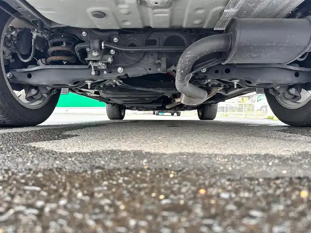 レクサス ＮＸ 300h Fスポーツ 宮城県 2019(令1)年 5.7万km ホワイトノーヴァガラスフレーク パノラミックビューモニターセット/・パノラミックビューモニター/・パーキングサポートブレーキ（静止物）/LEDヘッドランプセット/・角型3眼LEDヘッドランプ/・ヘッドランプクリーナー/・アダプティブハイビームシステム/＝＝＝/セーフティシステムプラス/・プリクラッシュセーフティ/・レーントレーシングアシスト/・レーダークルーズコントロール/・ロードサインアシスト/・先行車発進告知機能/純正ナビ/・CD/DVD/・Blu-ray/・Bluetooth/・フルセグTV/・USB/ビルトインETC2.0/前後ドライブレコーダー/ハンズフリーパワーバックドア/Fスポーツ専用革シート/パワーシート（運転席メモリー機能付）/シートヒーター/ベンチレーション/ステアリングヒーター/革巻きステアリング/パドルシフト/MTモード付AT/電動パーキングブレーキ/ブレーキホールド/フォグランプ/オートライト/スマートキー＆プッシュスタート/純正18インチAW/純正フロアマット/トノカバー/W/サイド/ニー/カーテンエアバッグ