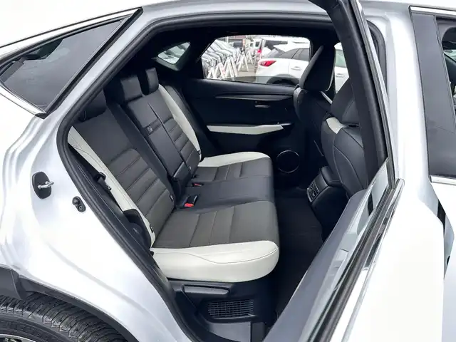 レクサス ＮＸ 300h Fスポーツ 宮城県 2019(令1)年 5.7万km ホワイトノーヴァガラスフレーク パノラミックビューモニターセット/・パノラミックビューモニター/・パーキングサポートブレーキ（静止物）/LEDヘッドランプセット/・角型3眼LEDヘッドランプ/・ヘッドランプクリーナー/・アダプティブハイビームシステム/＝＝＝/セーフティシステムプラス/・プリクラッシュセーフティ/・レーントレーシングアシスト/・レーダークルーズコントロール/・ロードサインアシスト/・先行車発進告知機能/純正ナビ/・CD/DVD/・Blu-ray/・Bluetooth/・フルセグTV/・USB/ビルトインETC2.0/前後ドライブレコーダー/ハンズフリーパワーバックドア/Fスポーツ専用革シート/パワーシート（運転席メモリー機能付）/シートヒーター/ベンチレーション/ステアリングヒーター/革巻きステアリング/パドルシフト/MTモード付AT/電動パーキングブレーキ/ブレーキホールド/フォグランプ/オートライト/スマートキー＆プッシュスタート/純正18インチAW/純正フロアマット/トノカバー/W/サイド/ニー/カーテンエアバッグ