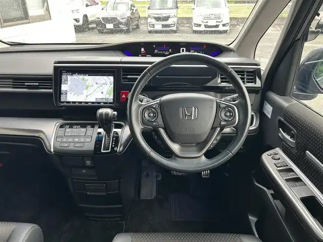 ホンダ ステップワゴン スパーダ クルスピセンシング 埼玉県 2019(令1)年 5万km モダンスティールM 4WD/ホンダセンシング/両側パワースライドドア/純正9インチナビ/【CD DVD SD USB BT】/フルセグTV/バックカメラ/全方位モニター/レーダークルーズコントロール/パドルシフト/ドライブレコーダー/ハーフレザーシート/シートヒーター/横滑り防止装置/純正LEDライト/純正スポーツペダル/純正AW