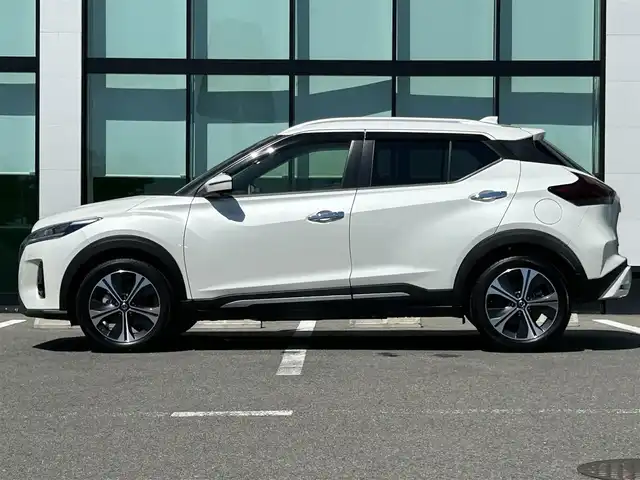 日産 キックス X ツートーンインテリアED 和歌山県 2021(令3)年 1.5万km ブリリアントホワイトパール 革巻きステアリング/プロパイ/シートヒーター