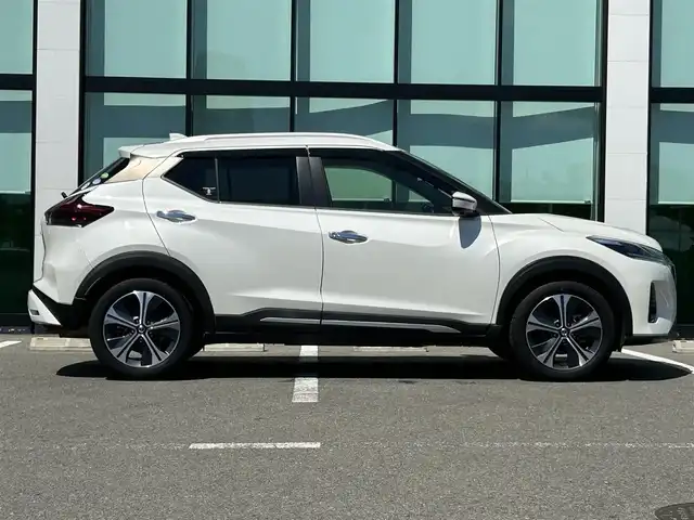 日産 キックス X ツートーンインテリアED 和歌山県 2021(令3)年 1.5万km ブリリアントホワイトパール 革巻きステアリング/プロパイ/シートヒーター