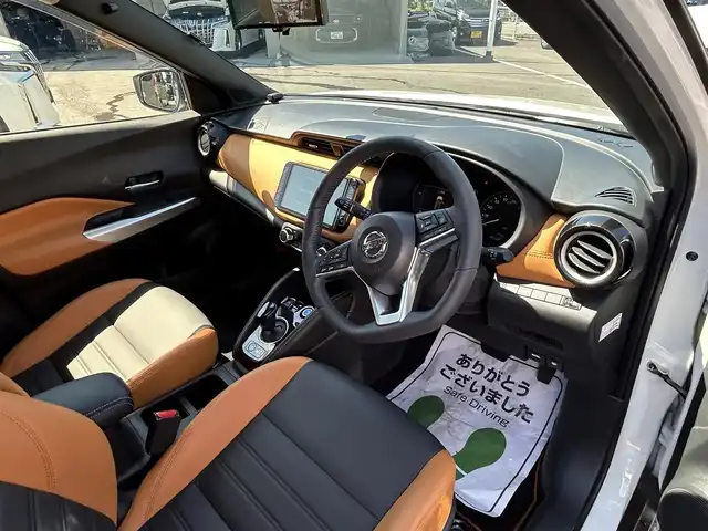 日産 キックス X ツートーンインテリアED 和歌山県 2021(令3)年 1.5万km ブリリアントホワイトパール 革巻きステアリング/プロパイ/シートヒーター