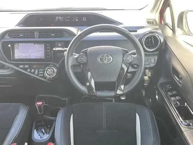 トヨタ アクア G G’s 山口県 2015(平27)年 5.1万km スーパーレッドⅤ 純正SDナビ/FM/AM/フルセグTV/CD/DVD/Bluetooth/バックカメラ/プッシュスタートボタン/クルーズコントロール/シートヒーター/スマートキー×2/ステアリングスイッチ/電動格納ミラー/プッシュスタートボタン/革巻きステアリング/ETC/オートライト/Gs’アルミホイール/Gsフロアマット