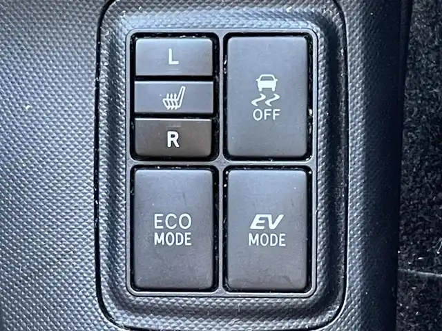 トヨタ アクア G G’s 山口県 2015(平27)年 5.1万km スーパーレッドⅤ 純正SDナビ/FM/AM/フルセグTV/CD/DVD/Bluetooth/バックカメラ/プッシュスタートボタン/クルーズコントロール/シートヒーター/スマートキー×2/ステアリングスイッチ/電動格納ミラー/プッシュスタートボタン/革巻きステアリング/ETC/オートライト/Gs’アルミホイール/Gsフロアマット