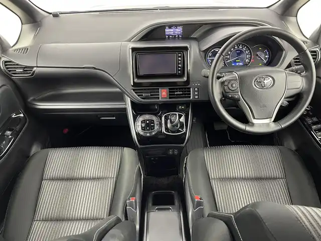 トヨタ ヴォクシー ハイブリッド ZS 煌Ⅱ 大阪府 2020(令2)年 3.3万km イナズマスパーキングブラックガラスフレーク トヨタセーフティーセンス/　・プリクラッシュセーフティ/　・レーントレーシングアシスト/　・レーンディパーチャーアラート/　・ロードサインアシスト/　・オートマチックハイビーム/純正ナビ/　（Bluetooth/CD/DVD）/フルセグTV/バックカメラ/両側パワースライドドア/クルーズコントロール/LEDヘッドライト/フォグランプ/純正16インチアルミホイール/純正フロアマット/スマートキー/ETC