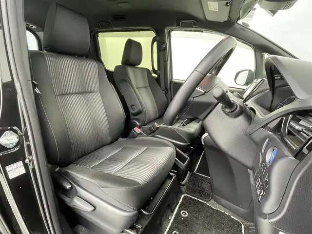 トヨタ ヴォクシー ハイブリッド ZS 煌Ⅱ 大阪府 2020(令2)年 3.3万km イナズマスパーキングブラックガラスフレーク トヨタセーフティーセンス/　・プリクラッシュセーフティ/　・レーントレーシングアシスト/　・レーンディパーチャーアラート/　・ロードサインアシスト/　・オートマチックハイビーム/純正ナビ/　（Bluetooth/CD/DVD）/フルセグTV/バックカメラ/両側パワースライドドア/クルーズコントロール/LEDヘッドライト/フォグランプ/純正16インチアルミホイール/純正フロアマット/スマートキー/ETC