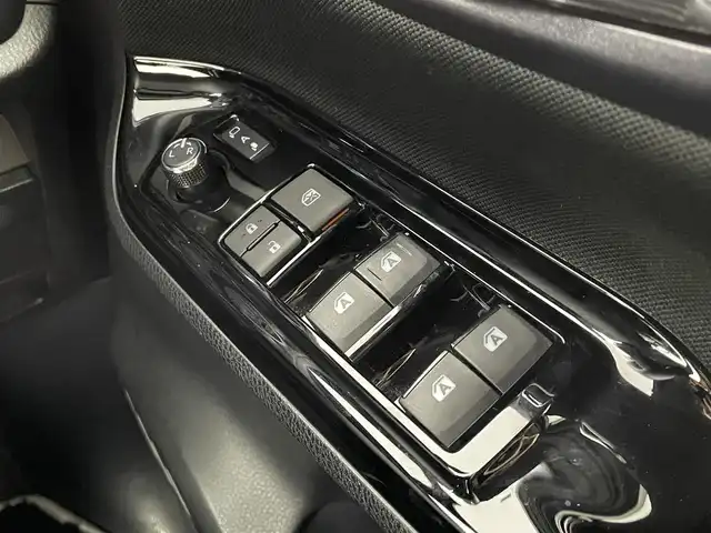 トヨタ ヴォクシー ハイブリッド ZS 煌Ⅱ 大阪府 2020(令2)年 3.3万km イナズマスパーキングブラックガラスフレーク トヨタセーフティーセンス/　・プリクラッシュセーフティ/　・レーントレーシングアシスト/　・レーンディパーチャーアラート/　・ロードサインアシスト/　・オートマチックハイビーム/純正ナビ/　（Bluetooth/CD/DVD）/フルセグTV/バックカメラ/両側パワースライドドア/クルーズコントロール/LEDヘッドライト/フォグランプ/純正16インチアルミホイール/純正フロアマット/スマートキー/ETC