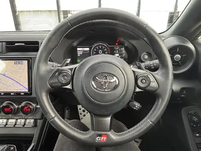 トヨタ ＧＲ８６ RZ 宮城県 2022(令4)年 4.1万km アイスシルバーメタリック 登録時走行距離40383km/１オーナー/純正ナビ/フルセグTV/CD/DVD/Bluetooth/プッシュスタート/スマートキー/追従クルーズコントロール/バックカメラ/ドライブレコーダー/シートヒーター/衝突軽減ブレーキ/コーナーセンサー/LEDヘッドライト/電動格納ミラー/ドアバイザー