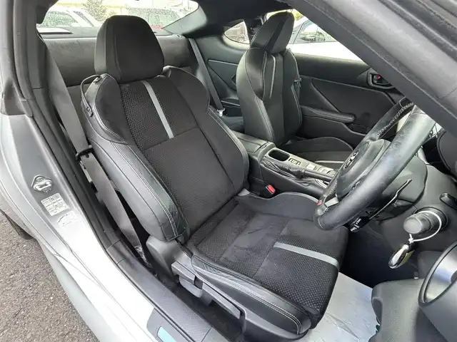 トヨタ ＧＲ８６ RZ 宮城県 2022(令4)年 4.1万km アイスシルバーメタリック 登録時走行距離40383km/１オーナー/純正ナビ/フルセグTV/CD/DVD/Bluetooth/プッシュスタート/スマートキー/追従クルーズコントロール/バックカメラ/ドライブレコーダー/シートヒーター/衝突軽減ブレーキ/コーナーセンサー/LEDヘッドライト/電動格納ミラー/ドアバイザー