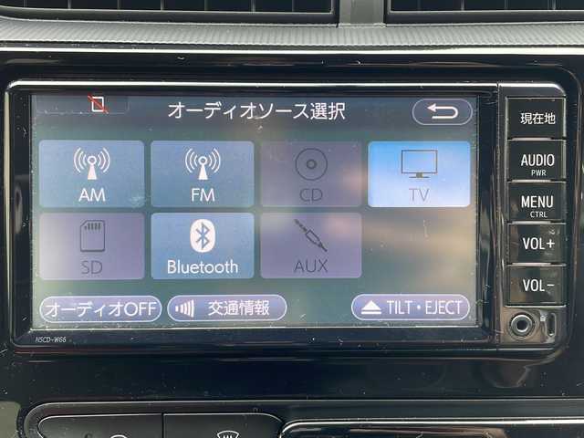 トヨタ アクア S 兵庫県 2018(平30)年 4.2万km スーパーレッドⅤ 純正ディーラーSDナビ/　Bluetooth・CD・DVD・AUX・FM・AM/ワンセグTV/アイドリングストップ/バックカメラ/アンチロック・ブレーキ・システム/横滑り防止装置/盗難防止装置/純正ETC/前後ドライブレコーダー（KENWOOD）/スペアキー×１/取扱説明書/保証書