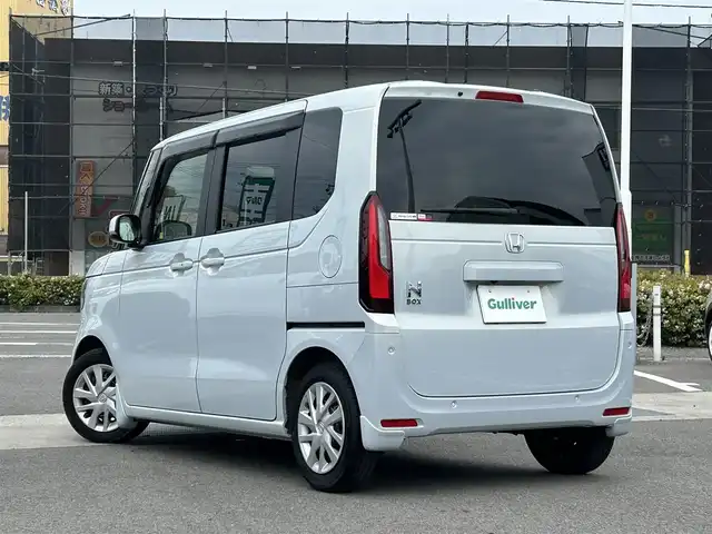 ホンダ Ｎ ＢＯＸ 愛媛県 2023(令5)年 0.3万km プレミアムサンライトホワイトパール 禁煙車/登録時走行距離：2763km/ディーラーオプション純正ディスプレイオーディオ/フルセグTV/Bluetooth/バックカメラ/前方ドライブレコーダー/ビルトインETC/衝突被害軽減システム/クリアランスソナー/横滑り防止装置/レーンキープアシスト/レーダークルーズコントロール/LEDヘッドライト/オートライト/前席シートヒーター/両側パワースライドドア/エンジンスタートボタン/スマートキー/スペアキー/純正フロアマット