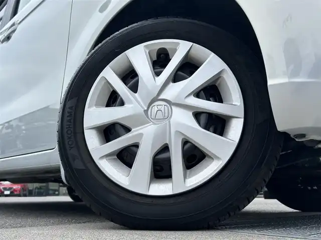 ホンダ Ｎ ＢＯＸ 愛媛県 2023(令5)年 0.3万km プレミアムサンライトホワイトパール 禁煙車/登録時走行距離：2763km/ディーラーオプション純正ディスプレイオーディオ/フルセグTV/Bluetooth/バックカメラ/前方ドライブレコーダー/ビルトインETC/衝突被害軽減システム/クリアランスソナー/横滑り防止装置/レーンキープアシスト/レーダークルーズコントロール/LEDヘッドライト/オートライト/前席シートヒーター/両側パワースライドドア/エンジンスタートボタン/スマートキー/スペアキー/純正フロアマット
