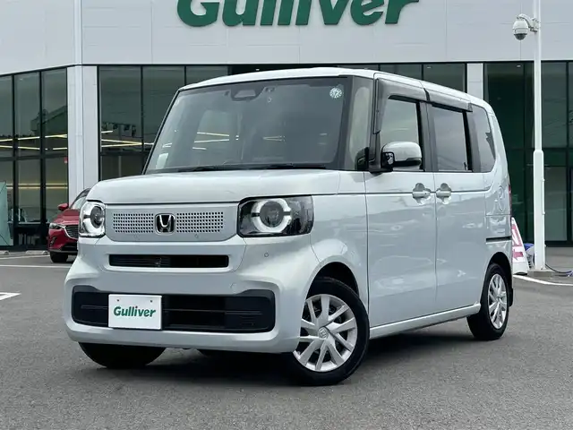 ホンダ Ｎ ＢＯＸ 愛媛県 2023(令5)年 0.3万km プレミアムサンライトホワイトパール 禁煙車/登録時走行距離：2763km/ディーラーオプション純正ディスプレイオーディオ/フルセグTV/Bluetooth/バックカメラ/前方ドライブレコーダー/ビルトインETC/衝突被害軽減システム/クリアランスソナー/横滑り防止装置/レーンキープアシスト/レーダークルーズコントロール/LEDヘッドライト/オートライト/前席シートヒーター/両側パワースライドドア/エンジンスタートボタン/スマートキー/スペアキー/純正フロアマット