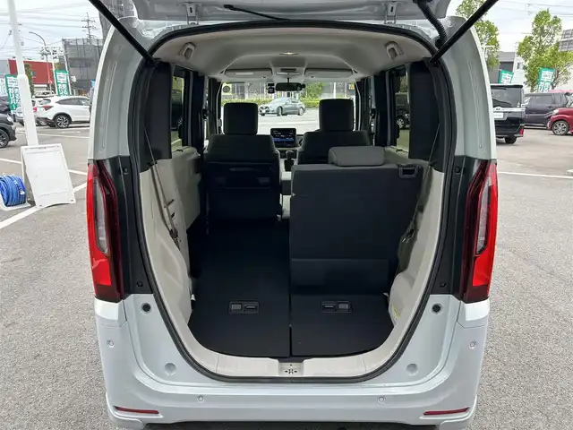 ホンダ Ｎ ＢＯＸ 愛媛県 2023(令5)年 0.3万km プレミアムサンライトホワイトパール 禁煙車/登録時走行距離：2763km/ディーラーオプション純正ディスプレイオーディオ/フルセグTV/Bluetooth/バックカメラ/前方ドライブレコーダー/ビルトインETC/衝突被害軽減システム/クリアランスソナー/横滑り防止装置/レーンキープアシスト/レーダークルーズコントロール/LEDヘッドライト/オートライト/前席シートヒーター/両側パワースライドドア/エンジンスタートボタン/スマートキー/スペアキー/純正フロアマット