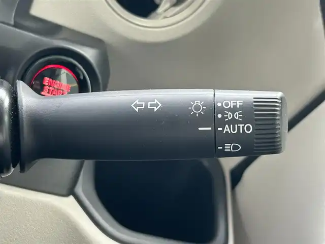 ホンダ Ｎ ＢＯＸ 愛媛県 2023(令5)年 0.3万km プレミアムサンライトホワイトパール 禁煙車/登録時走行距離：2763km/ディーラーオプション純正ディスプレイオーディオ/フルセグTV/Bluetooth/バックカメラ/前方ドライブレコーダー/ビルトインETC/衝突被害軽減システム/クリアランスソナー/横滑り防止装置/レーンキープアシスト/レーダークルーズコントロール/LEDヘッドライト/オートライト/前席シートヒーター/両側パワースライドドア/エンジンスタートボタン/スマートキー/スペアキー/純正フロアマット