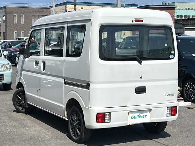 スズキ エブリイ PA 道北・旭川 2019(令1)年 6.7万km スペリアホワイト 4WD/寒冷地仕様/カーステレオ/スチールホイール冬タイヤ積載　2020年　溝4/冬ゴムのみ積込　溝6/撥水シート/ハロゲンヘッドライト/社外アルミホイール/パワーステアリング/純正ゴム製マット/Wエアバック/スペアキー1本