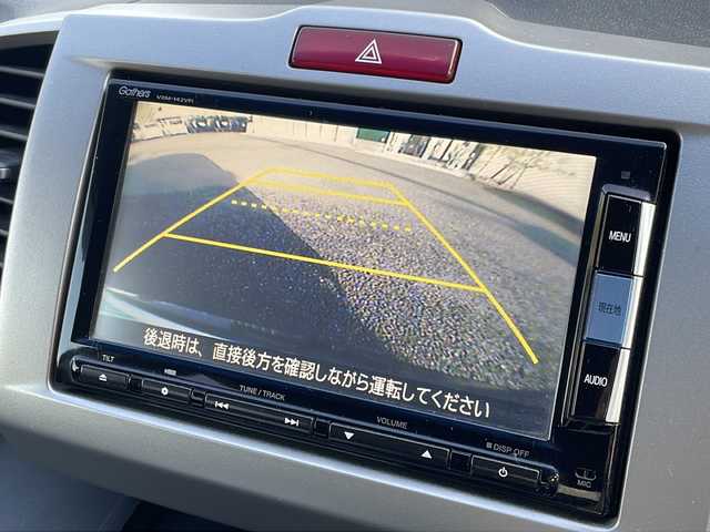 ホンダ フリード G ジャストセレクション 福岡県 2014(平26)年 8.7万km プレミアムスパークルブラックパール 純正７インチナビ　/(バックカメラ/ＴＶ/ＤＶＤ/Ｂｌｕｅｔｏｏｔｈ/ＣＤ)/片側パワースライドドア　/ビルトインＥＴＣ　/横滑り防止装置　/スマートキー　/ドアバイザー　/純正フロアマット