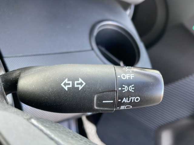 ホンダ フリード G ジャストセレクション 福岡県 2014(平26)年 8.7万km プレミアムスパークルブラックパール 純正７インチナビ　/(バックカメラ/ＴＶ/ＤＶＤ/Ｂｌｕｅｔｏｏｔｈ/ＣＤ)/片側パワースライドドア　/ビルトインＥＴＣ　/横滑り防止装置　/スマートキー　/ドアバイザー　/純正フロアマット