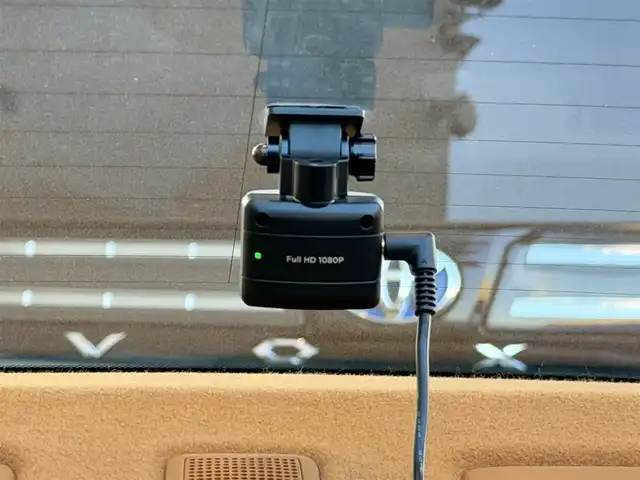 レクサス ＬＣ 500h 兵庫県 2021(令3)年 5万km ソニックチタニウム ワンオーナー/カーボンルーフ/純正ナビ/(CD/DVD/BT/USB/AUX)/フルセグTV/バックカメラ/ETC2.0/衝突軽減ブレーキ/レーダークルーズコントロール/ブラインドスポットモニター/パドルシフト/前後ドライブレコーダー/前席パワーシート/LEDヘッドライト/オートライト/オートハイビーム/電動パーキングブレーキ/オートホールド/電動格納ミラー/オートリトラミラー/ステアリングリモコン/スマートキー/スペアキー×１/カードキー×１/純正フロアマット/純正アルミ20インチ/取扱説明書・保証書