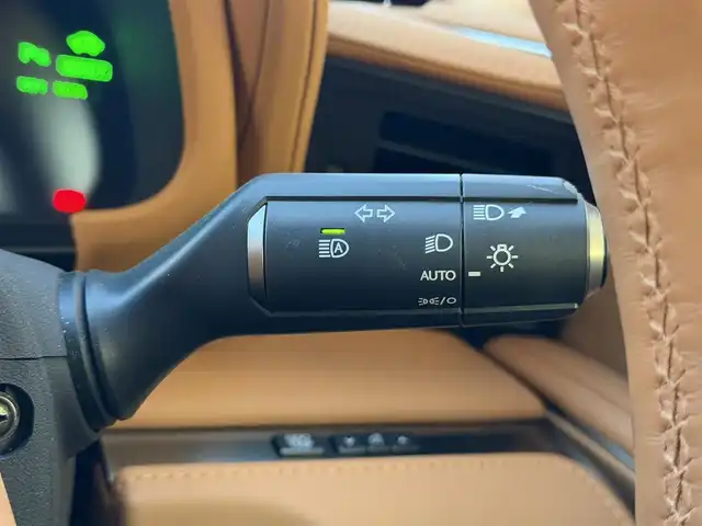 レクサス ＬＣ 500h 兵庫県 2021(令3)年 5万km ソニックチタニウム ワンオーナー/カーボンルーフ/純正ナビ/(CD/DVD/BT/USB/AUX)/フルセグTV/バックカメラ/ETC2.0/衝突軽減ブレーキ/レーダークルーズコントロール/ブラインドスポットモニター/パドルシフト/前後ドライブレコーダー/前席パワーシート/LEDヘッドライト/オートライト/オートハイビーム/電動パーキングブレーキ/オートホールド/電動格納ミラー/オートリトラミラー/ステアリングリモコン/スマートキー/スペアキー×１/カードキー×１/純正フロアマット/純正アルミ20インチ/取扱説明書・保証書