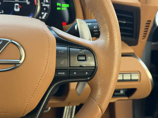 レクサス ＬＣ 500h 兵庫県 2021(令3)年 5万km ソニックチタニウム ワンオーナー/カーボンルーフ/純正ナビ/(CD/DVD/BT/USB/AUX)/フルセグTV/バックカメラ/ETC2.0/衝突軽減ブレーキ/レーダークルーズコントロール/ブラインドスポットモニター/パドルシフト/前後ドライブレコーダー/前席パワーシート/LEDヘッドライト/オートライト/オートハイビーム/電動パーキングブレーキ/オートホールド/電動格納ミラー/オートリトラミラー/ステアリングリモコン/スマートキー/スペアキー×１/カードキー×１/純正フロアマット/純正アルミ20インチ/取扱説明書・保証書