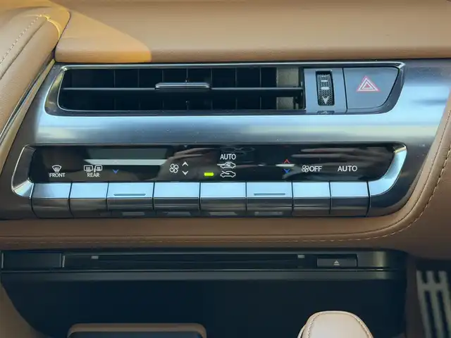 レクサス ＬＣ 500h 兵庫県 2021(令3)年 5万km ソニックチタニウム ワンオーナー/カーボンルーフ/純正ナビ/(CD/DVD/BT/USB/AUX)/フルセグTV/バックカメラ/ETC2.0/衝突軽減ブレーキ/レーダークルーズコントロール/ブラインドスポットモニター/パドルシフト/前後ドライブレコーダー/前席パワーシート/LEDヘッドライト/オートライト/オートハイビーム/電動パーキングブレーキ/オートホールド/電動格納ミラー/オートリトラミラー/ステアリングリモコン/スマートキー/スペアキー×１/カードキー×１/純正フロアマット/純正アルミ20インチ/取扱説明書・保証書